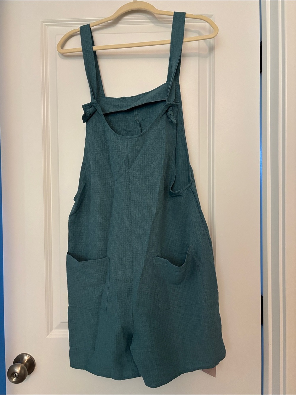 NWT Emery Rose Women's Teal Sleeveless Romper with Front Pockets